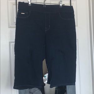 Nine West dark denim jean shorts SZ 12